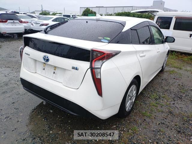 Toyota PRIUS 2018-09 8813765-4