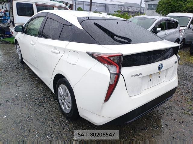 Toyota PRIUS 2018-09 8813765-5