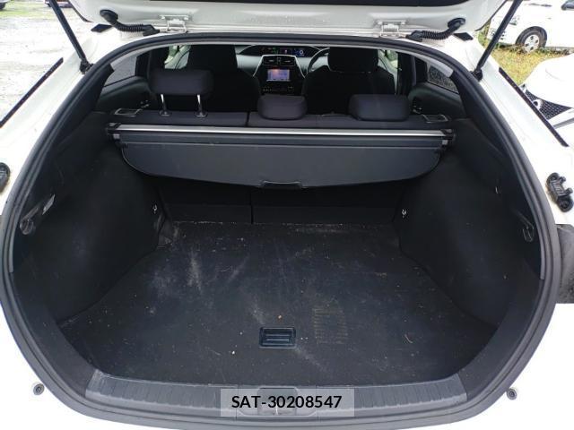 Toyota PRIUS 2018-09 8813765-7