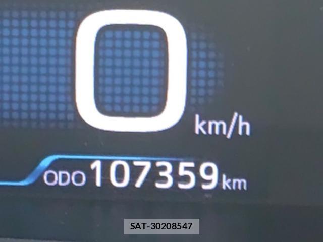 Toyota PRIUS 2018-09 8813765-9