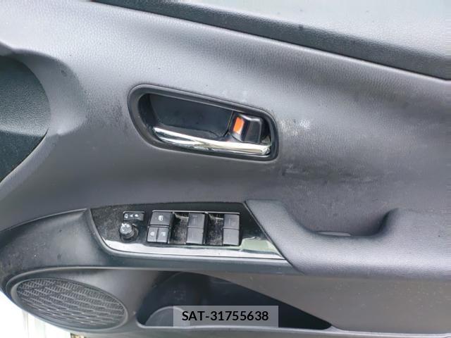 Toyota PRIUS 2019-09 8813769-13