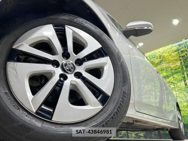 Toyota PRIUS 2016-01 8814113-12