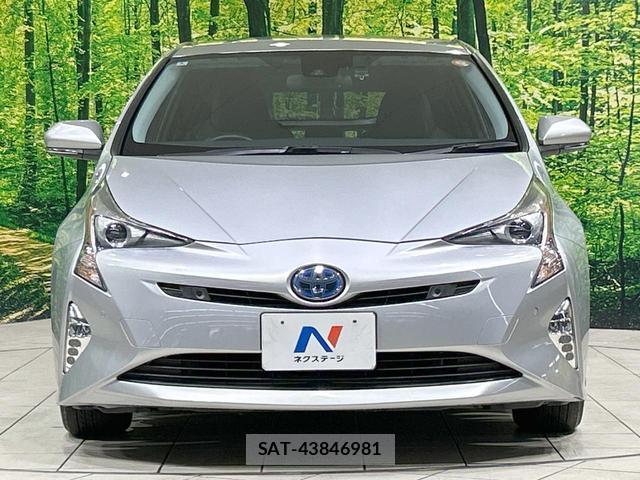 Toyota PRIUS 2016-01 8814113-13