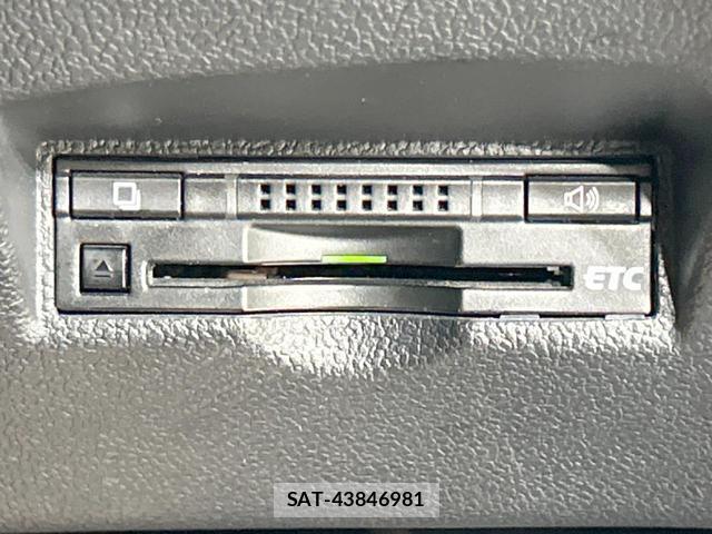 Toyota PRIUS 2016-01 8814113-6