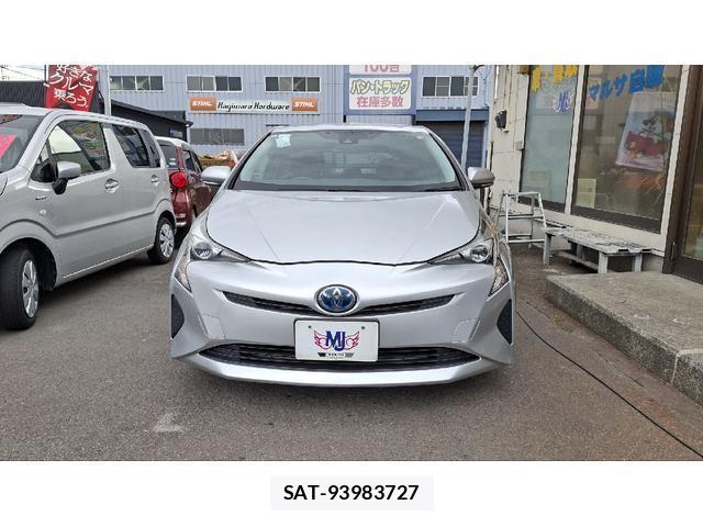 Toyota PRIUS 2017-03 8814212-11