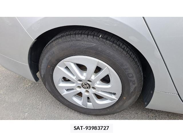 Toyota PRIUS 2017-03 8814212-18