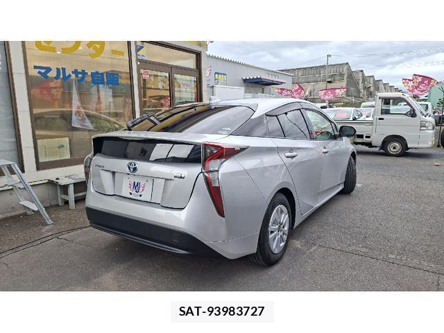 Toyota PRIUS 2017-03 8814212-5