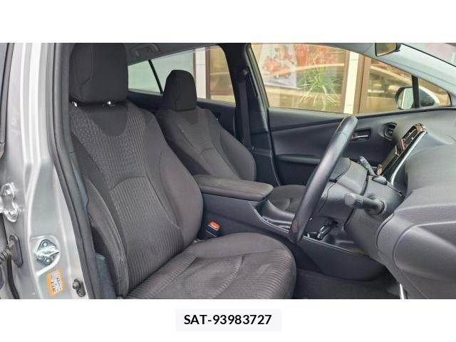 Toyota PRIUS 2017-03 8814212-6
