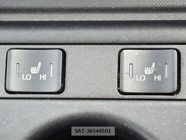 Toyota PRIUS 2020-04 8814262-12