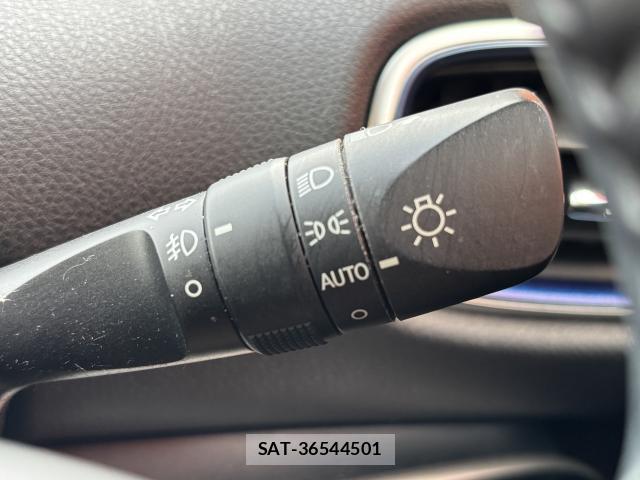 Toyota PRIUS 2020-04 8814262-13