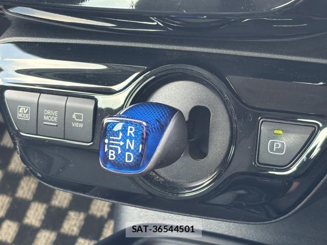 Toyota PRIUS 2020-04 8814262-3