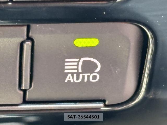 Toyota PRIUS 2020-04 8814262-9