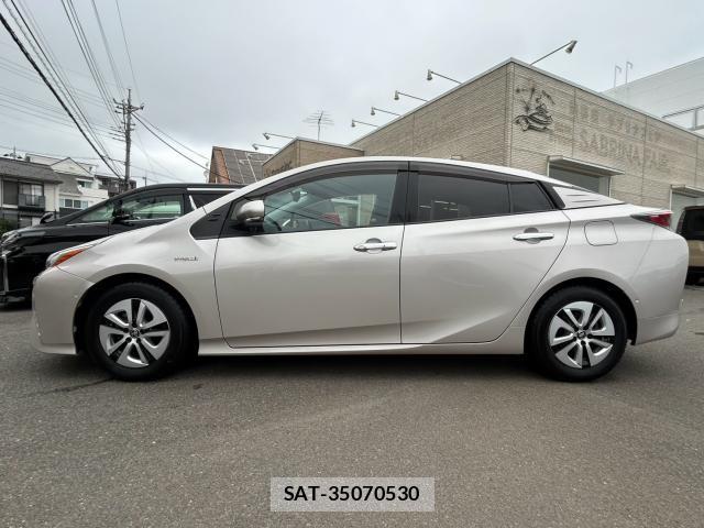 Toyota PRIUS 2016-06 8814343-10