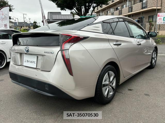 Toyota PRIUS 2016-06 8814343-13