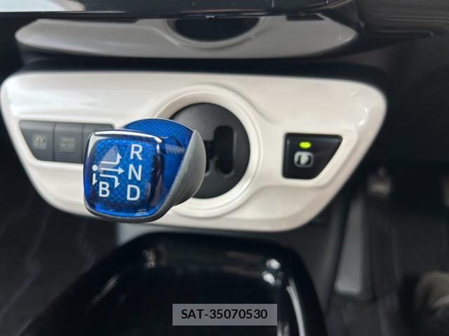 Toyota PRIUS 2016-06 8814343-15