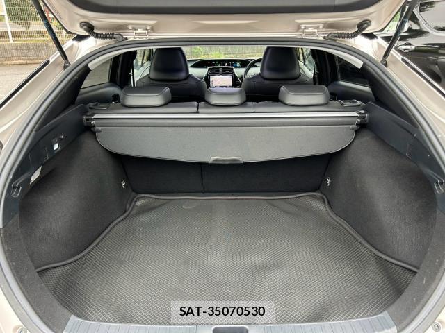 Toyota PRIUS 2016-06 8814343-17