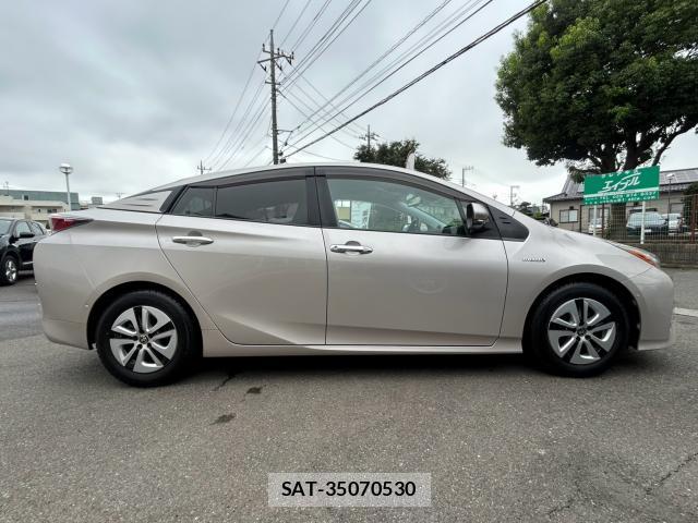 Toyota PRIUS 2016-06 8814343-3