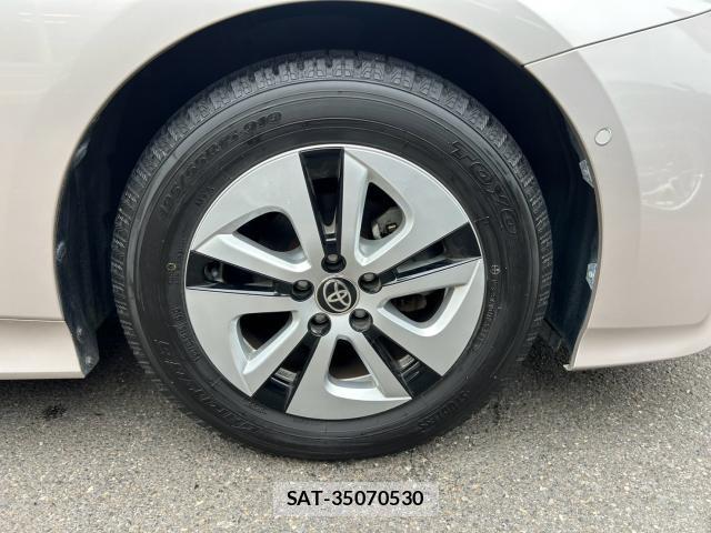 Toyota PRIUS 2016-06 8814343-8