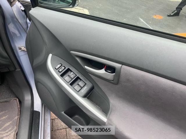 Toyota PRIUS 2011-10 8814352-9