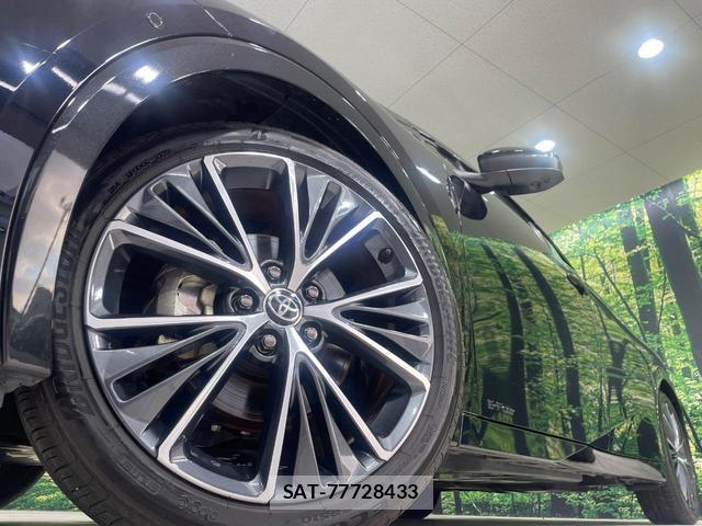 Toyota PRIUS 2023-07 8814391-12