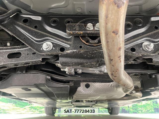 Toyota PRIUS 2023-07 8814391-18