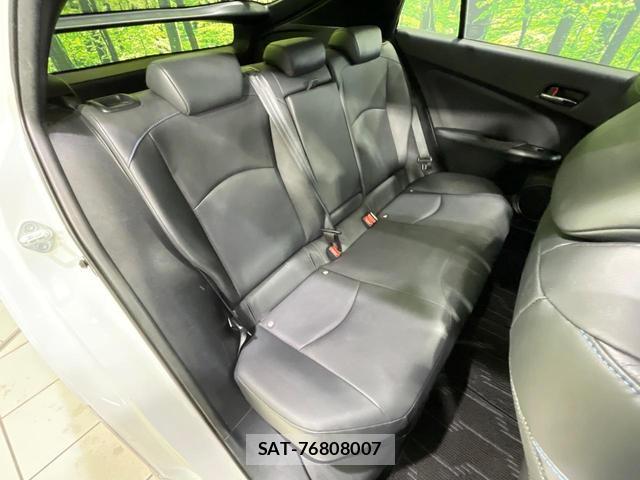 Toyota PRIUS 2016-07 8814406-8