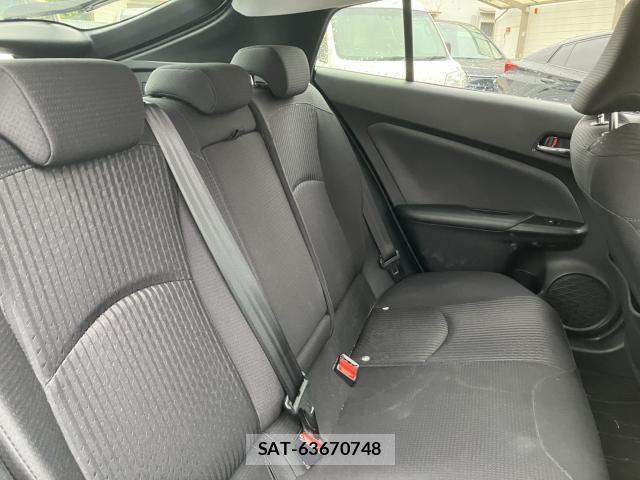 Toyota PRIUS 2017-10 8814483-10