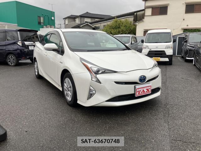 Toyota PRIUS 2017-10 8814483-12