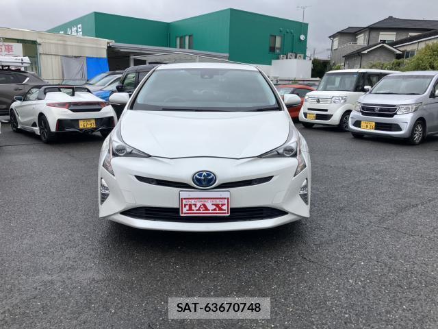 Toyota PRIUS 2017-10 8814483-16
