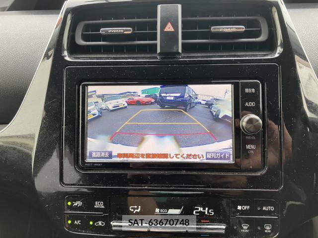 Toyota PRIUS 2017-10 8814483-3