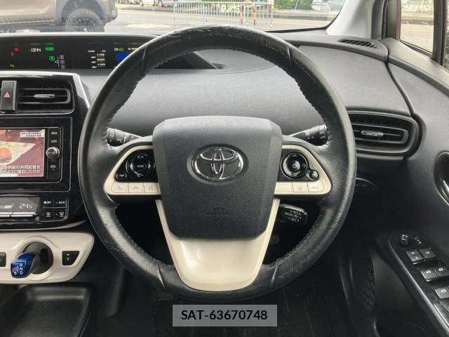 Toyota PRIUS 2017-10 8814483-5
