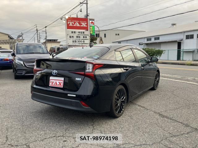Toyota PRIUS 2021-01 8814484-1