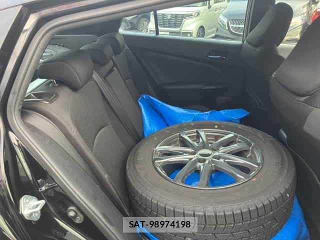 Toyota PRIUS 2021-01 8814484-11