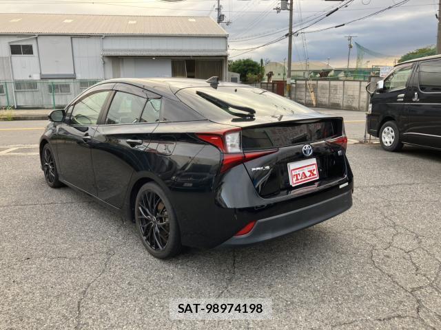 Toyota PRIUS 2021-01 8814484-15