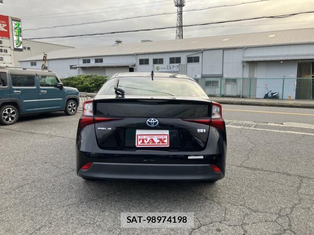 Toyota PRIUS 2021-01 8814484-18
