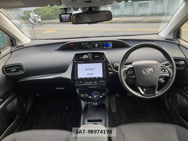 Toyota PRIUS 2021-01 8814484-2