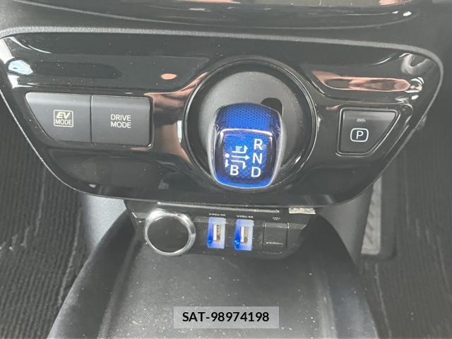 Toyota PRIUS 2021-01 8814484-6