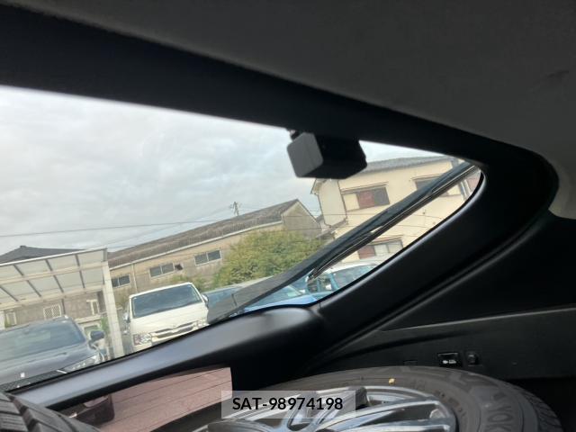 Toyota PRIUS 2021-01 8814484-9