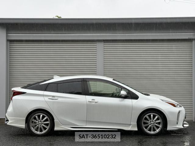 Toyota PRIUS 2020-12 8814614-11