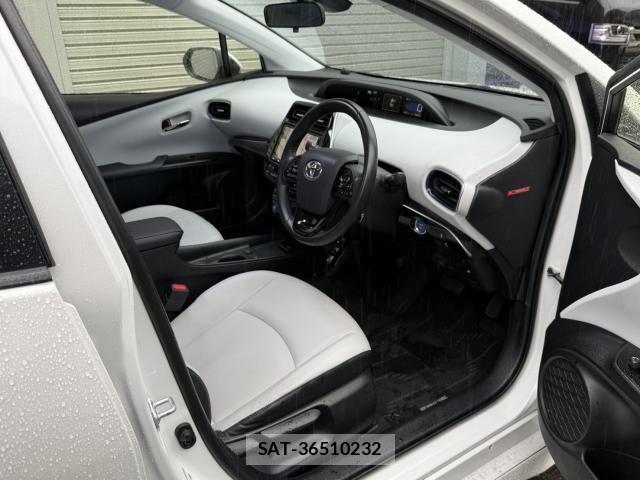 Toyota PRIUS 2020-12 8814614-13