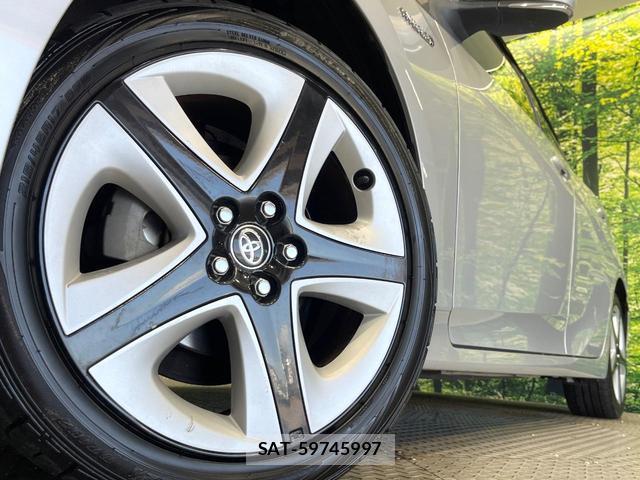 Toyota PRIUS 2016-01 8814668-12