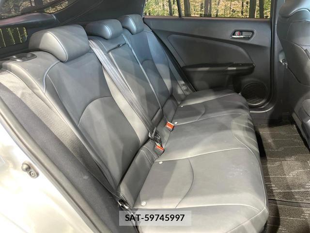 Toyota PRIUS 2016-01 8814668-8
