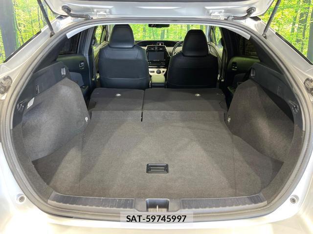 Toyota PRIUS 2016-01 8814668-9
