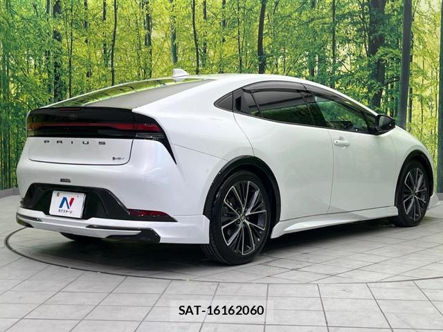 Toyota PRIUS 2024-03 8814773-16