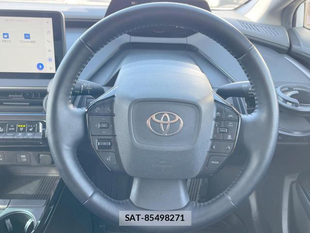 Toyota PRIUS 2023-11 8814785-11
