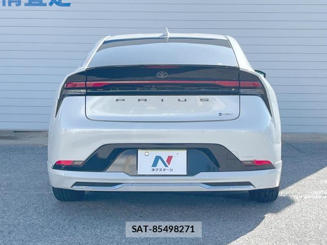 Toyota PRIUS 2023-11 8814785-15