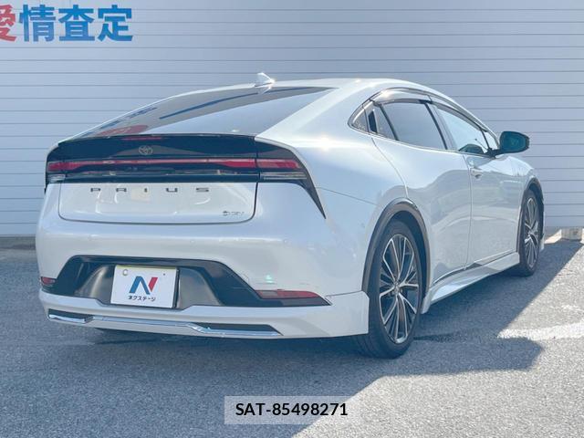 Toyota PRIUS 2023-11 8814785-17