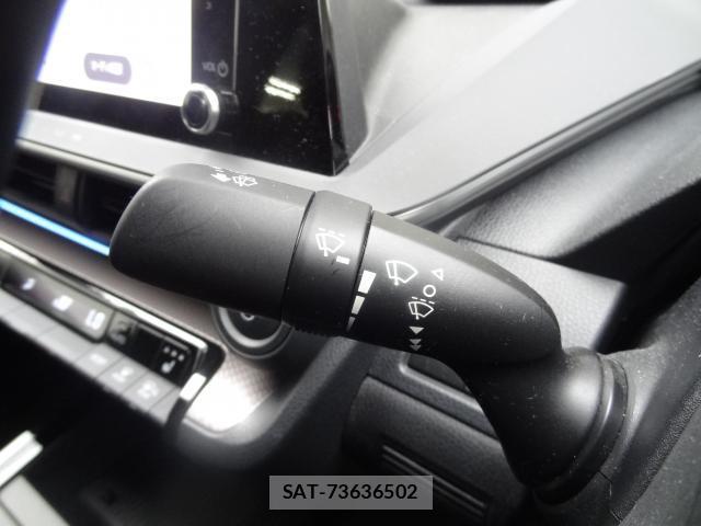 Toyota PRIUS 2023-03 8814869-13