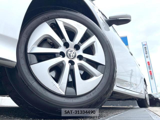 Toyota PRIUS 2016-04 8814942-12