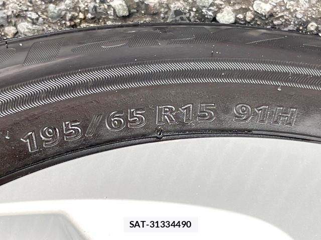 Toyota PRIUS 2016-04 8814942-19